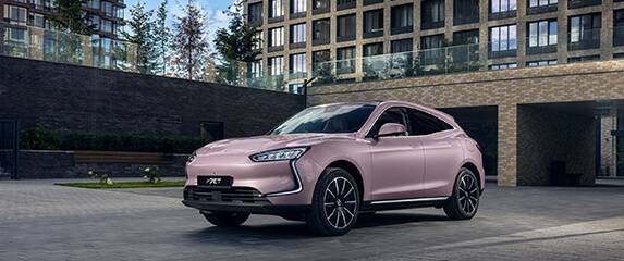 EVOLUTE объявляет о запуске лимитированной партии премиальных кроссоверов EVOLUTE i‑JET в новых трендовых цветах.