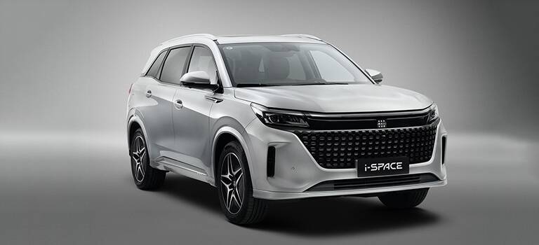 EVOLUTE анонсирует новую модель i-SPACE — первый семиместный гибрид бренда c запасом хода 1 150 км