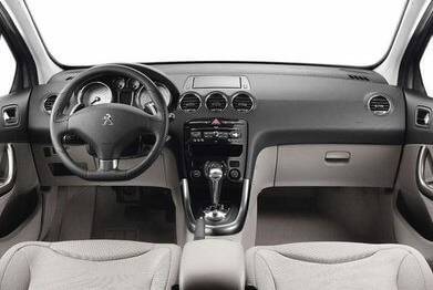 Peugeot 308 на время лишится цифровых приборных панелей