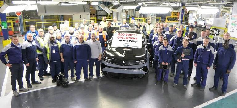 Важная веха: 500-тысячный автомобиль Opel Mokka сошел с&nbsp;конвейера в&nbsp;Пуасси.