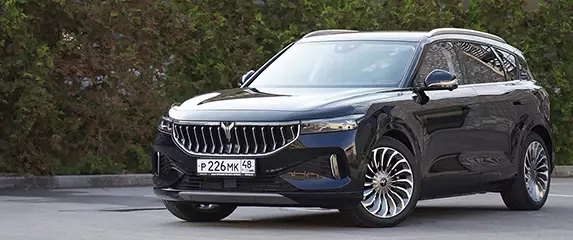 Эволюция в виде. Три мнения о гибриде и электромобиле VOYAH FREE