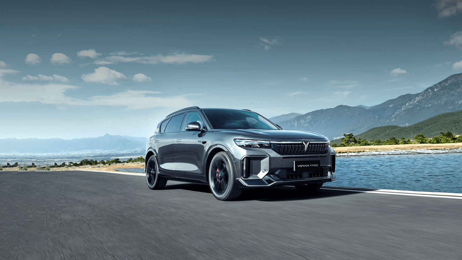 <div class="h2">VOYAH FREE SPORT+</div><p style="font-weight: 600;">ЛЕГКИЙ ПЕРЕХОД В НОВЫЙ ПРЕМИУМ:<br /> ВЫГОДА ПО <a href="/buy/voyah-trade-in">ТРЕЙД-ИН</a>, <a href="/buy/gosprogram">ГОСПОДДЕРЖКА</a> И&nbsp;<a href="/buy/rassrochka">РАССРОЧКА</a></p>