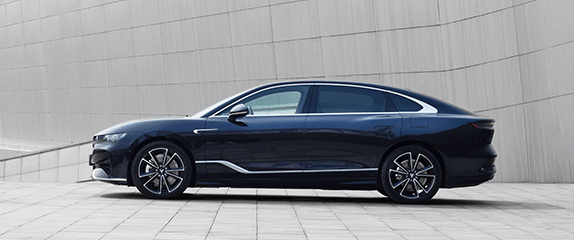 В РОССИИ НАЧАЛИСЬ ОФИЦИАЛЬНЫЕ ПРОДАЖИ НОВОГО ГИБРИДНОГО СЕДАНА VOYAH PASSION EVR