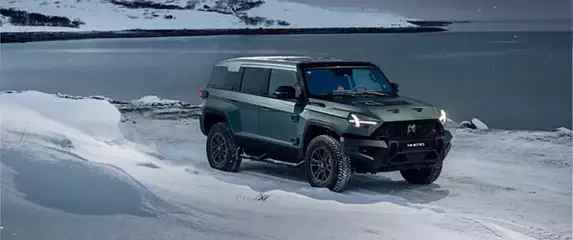 4 двигателя, &laquo;крабовый ход&raquo; и&nbsp;816 л.с.: все подробности о&nbsp;внедорожнике M-HERO, который на&nbsp;днях привезут в&nbsp;Россию